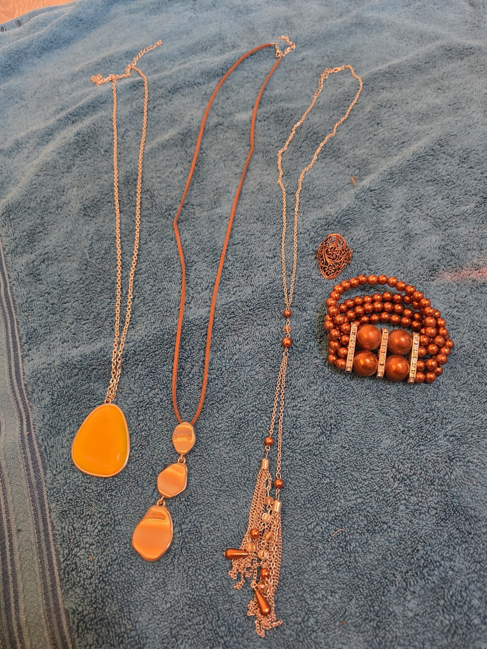 Brown Bead & Pendant Women's Necklace Set - Stylish Layered Jewelry